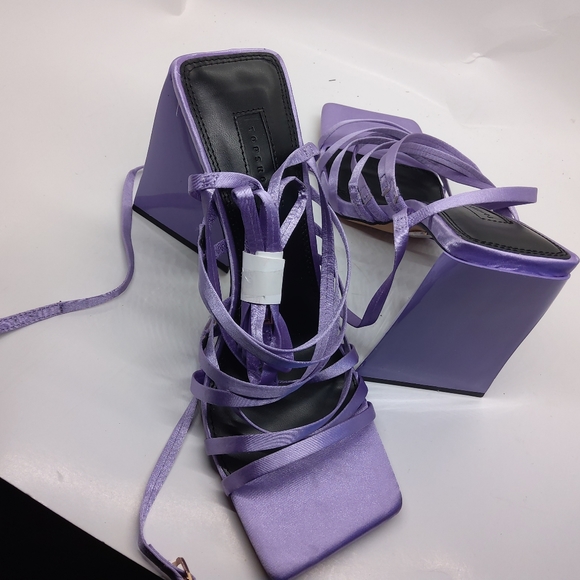 TopShop Rio Strappy High Heel Sandals in Lilac - Picture 5 of 8